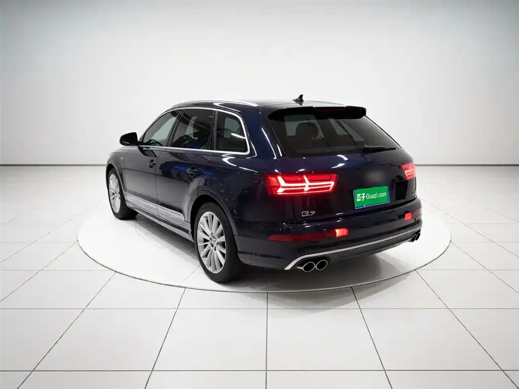 Audi Q7 — фото 5