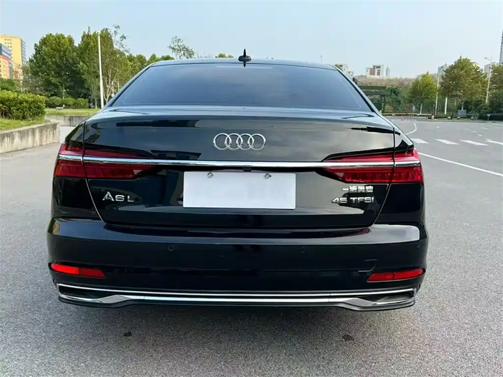 Audi A6L — фото 9