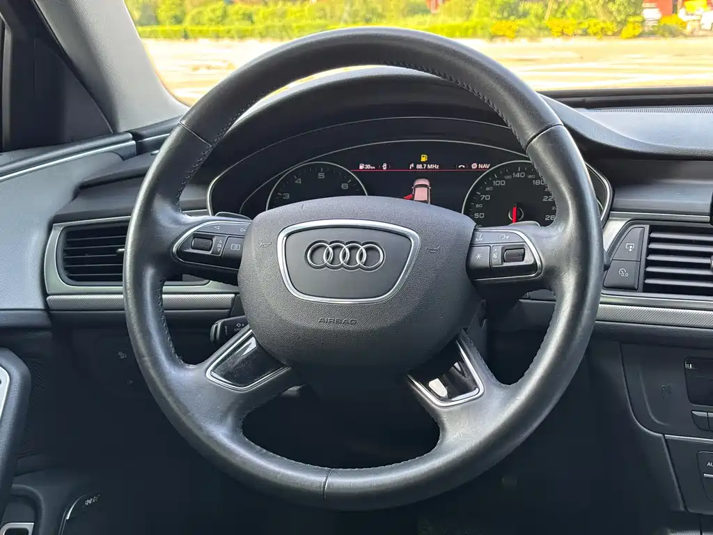 Audi A6L — фото 10