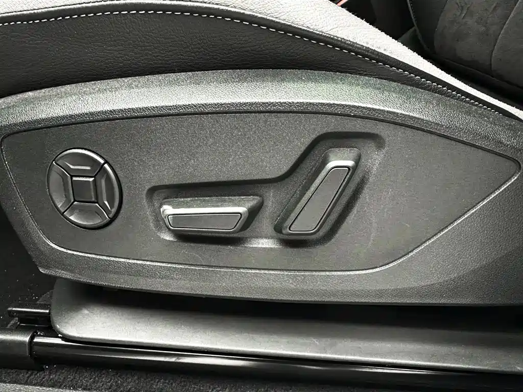 Audi Q3 — фото 23