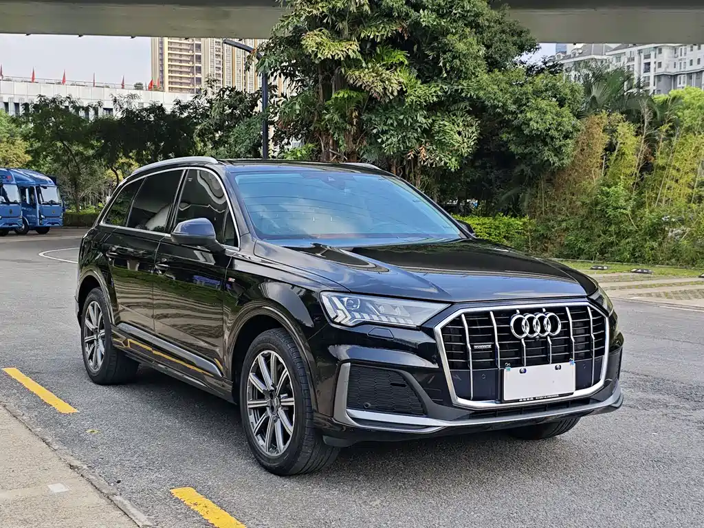 Audi Q7 — фото 3