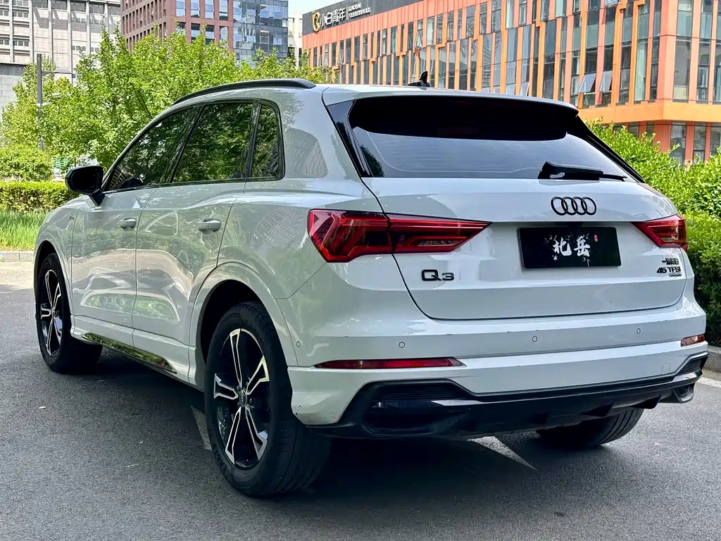 Audi Q3 — фото 4