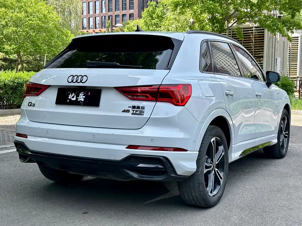 Audi Q3 — фото 6