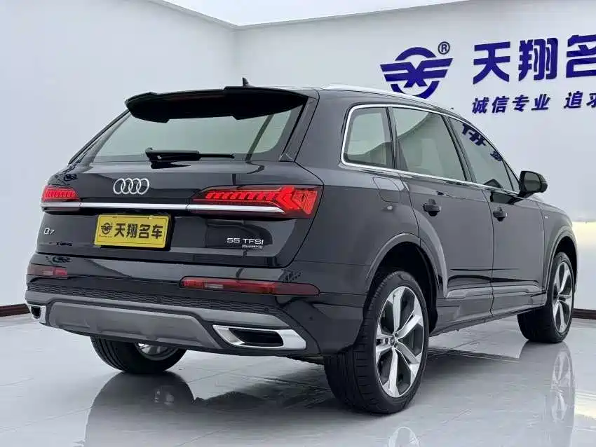 Audi Q7 — фото 4