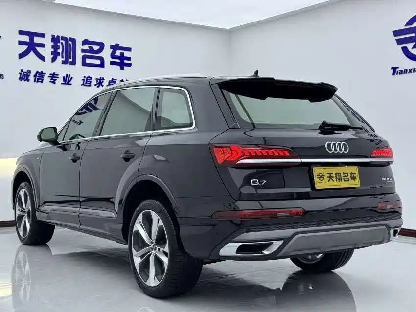 Audi Q7 — фото 6