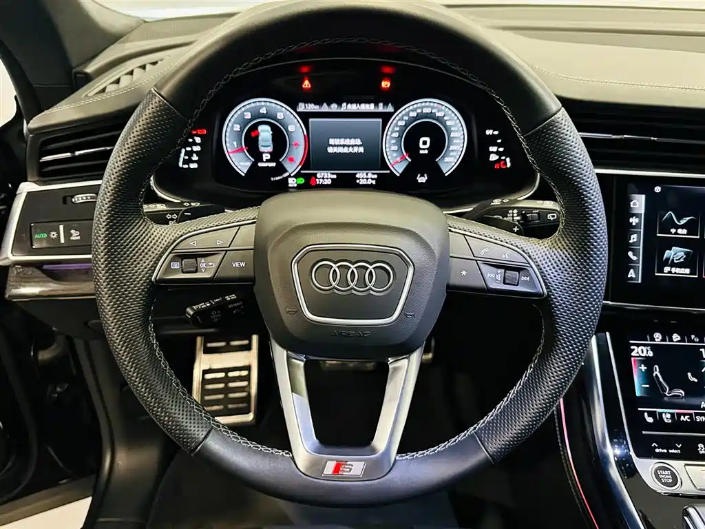 Audi Q8 — фото 13