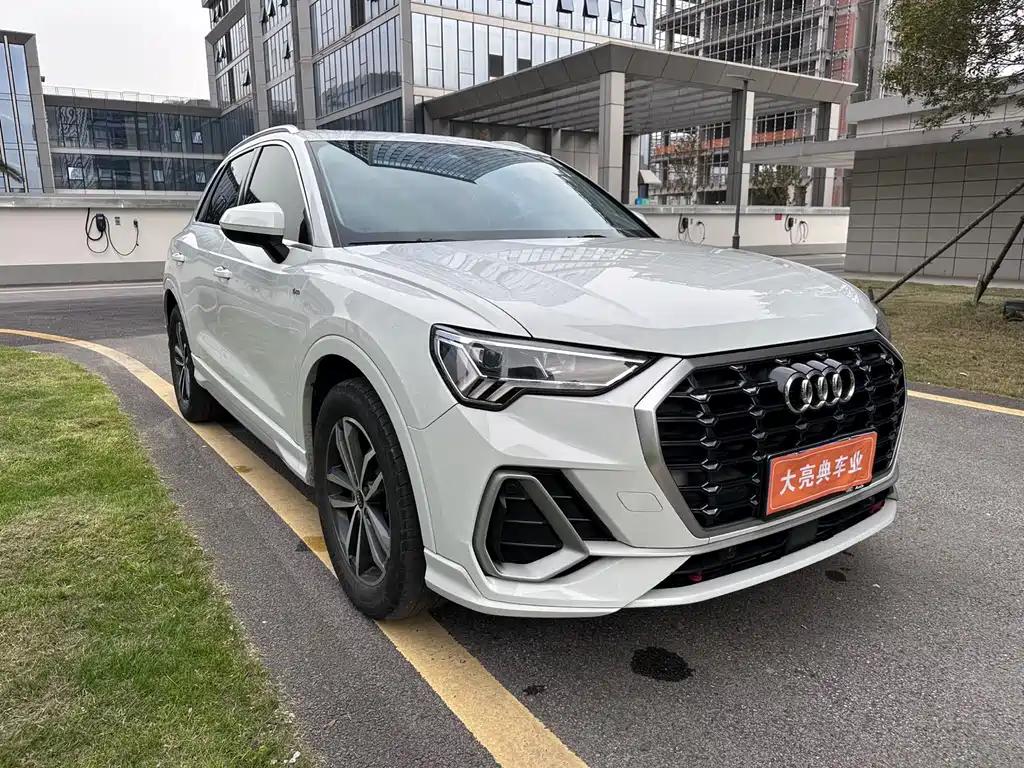 Audi Q3 — фото 4
