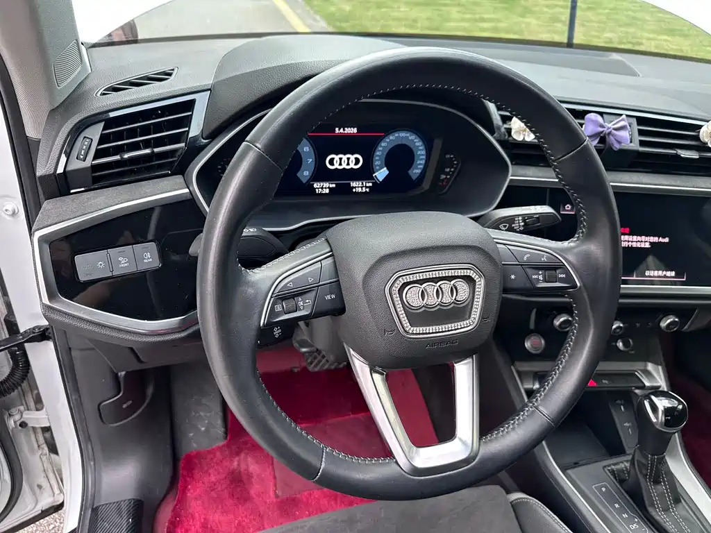 Audi Q3 — фото 10