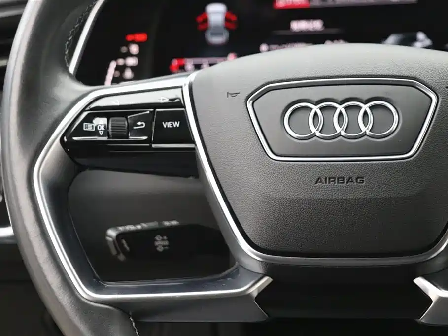 Audi A7L — фото 17