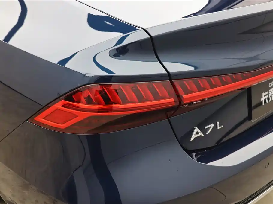 Audi A7L — фото 30