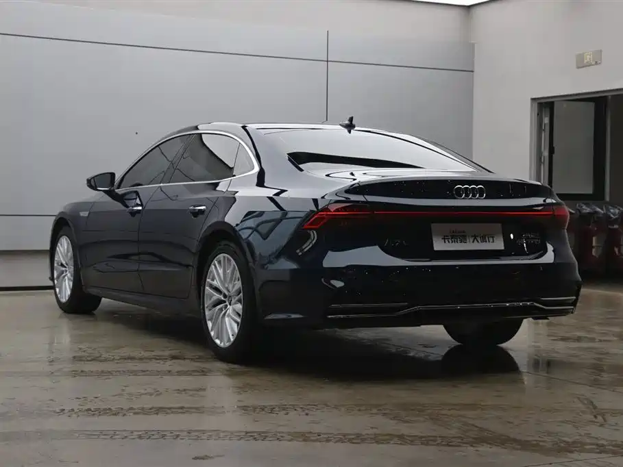 Audi A7L — фото 33