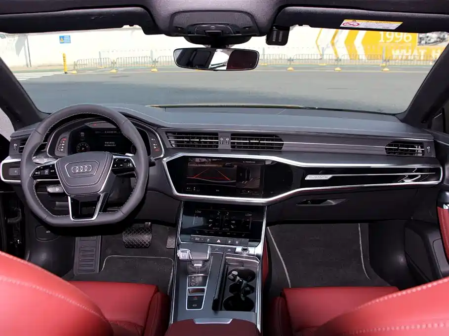 Audi A7L — фото 11