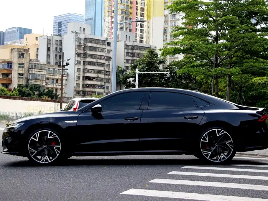 Audi A7L — фото 3
