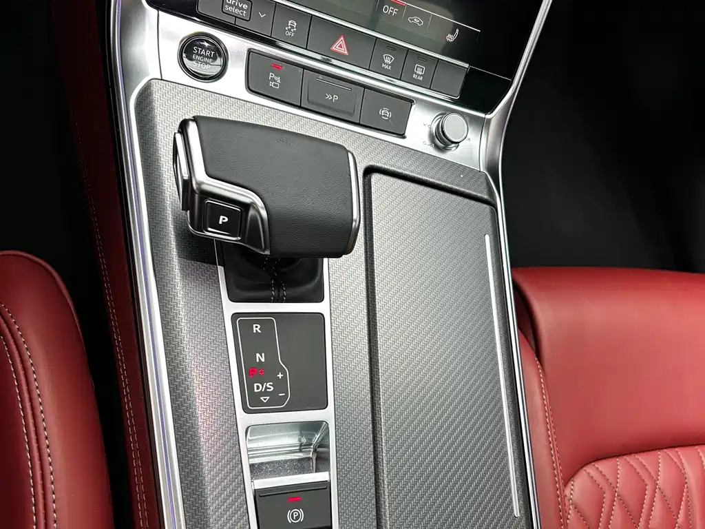 Audi A7L — фото 10