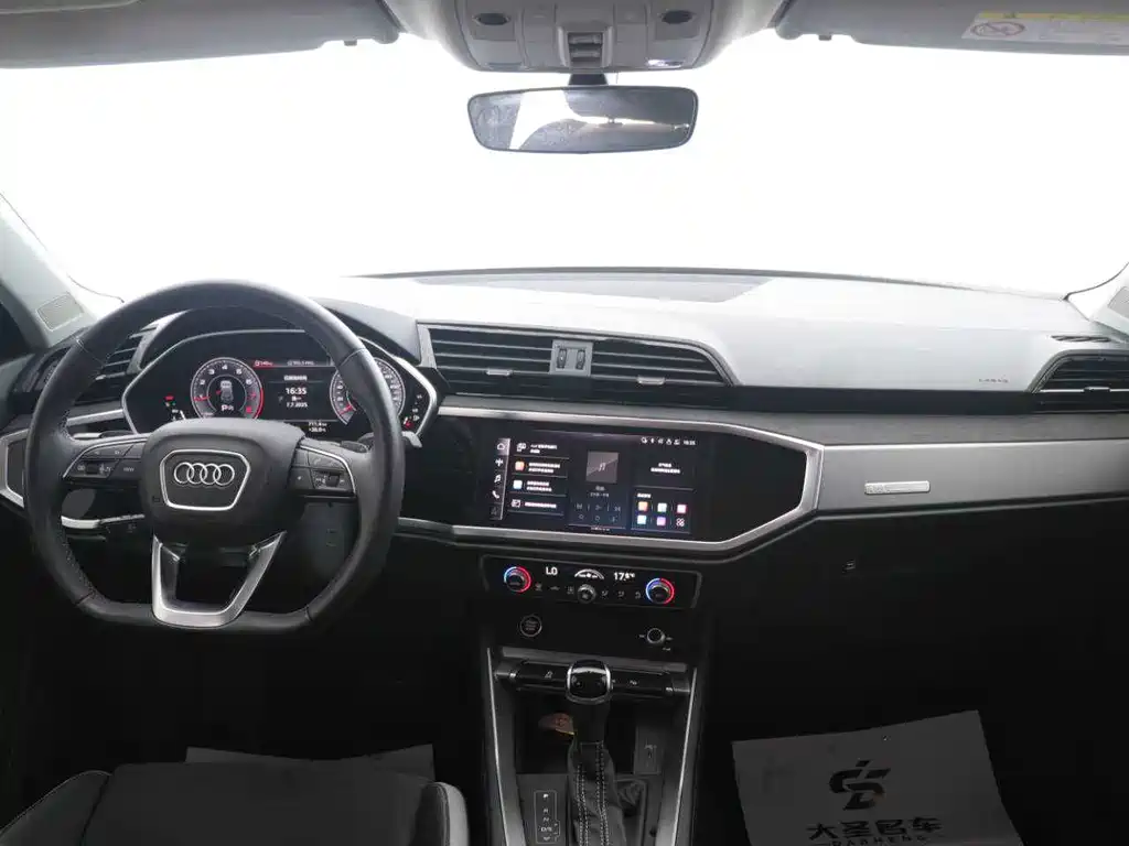 Audi Q3 — фото 6