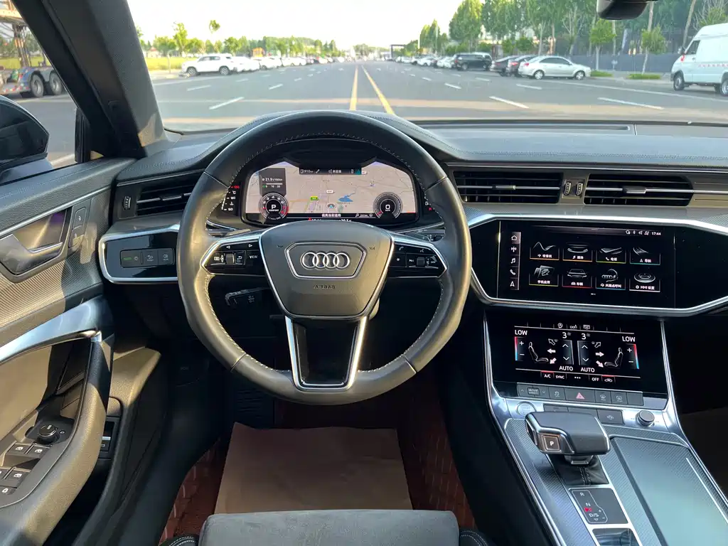 Audi A6L — фото 9