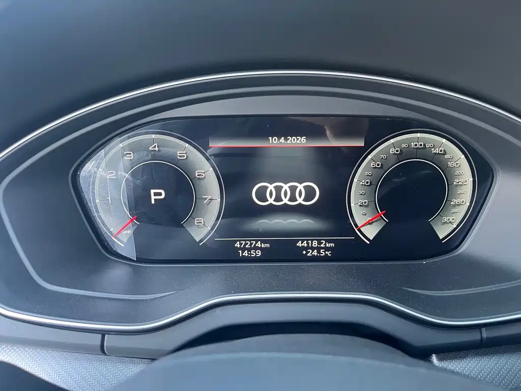 Audi Q5L — фото 10
