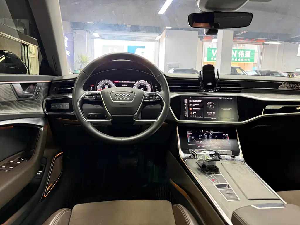 Audi A7L — фото 7