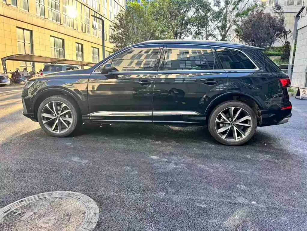 Audi Q7 — фото 5