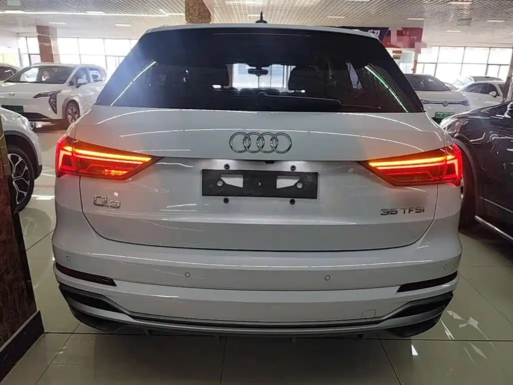 Audi Q3 — фото 6