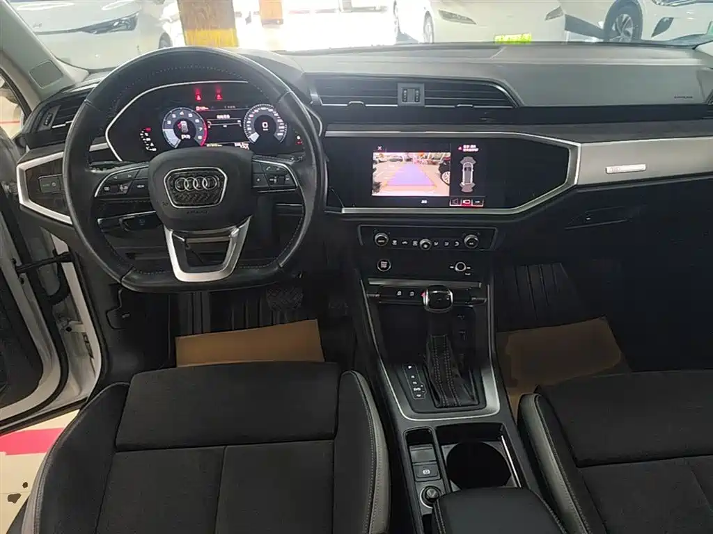 Audi Q3 — фото 10