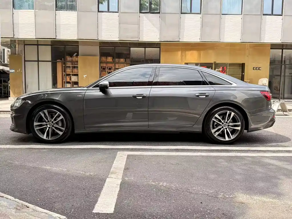 Audi A6L — фото 6