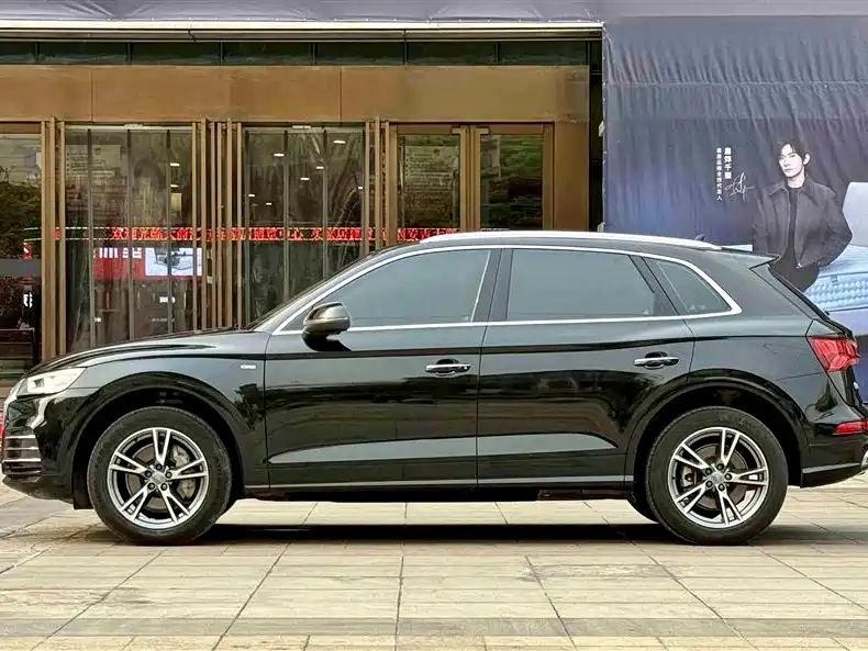 Audi Q5L — фото 7