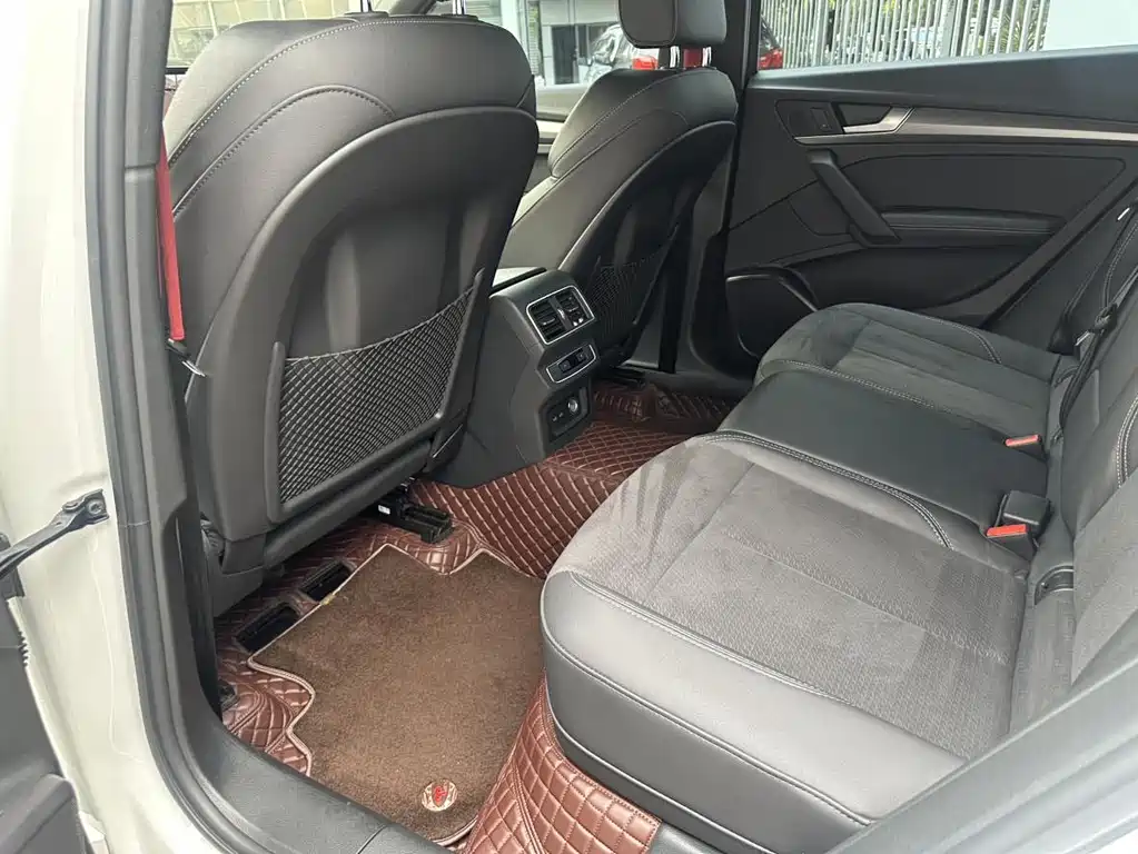 Audi Q5L Sportback — фото 20