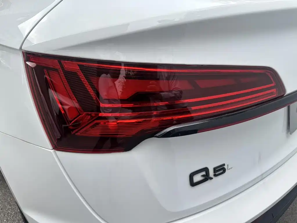 Audi Q5L Sportback — фото 22