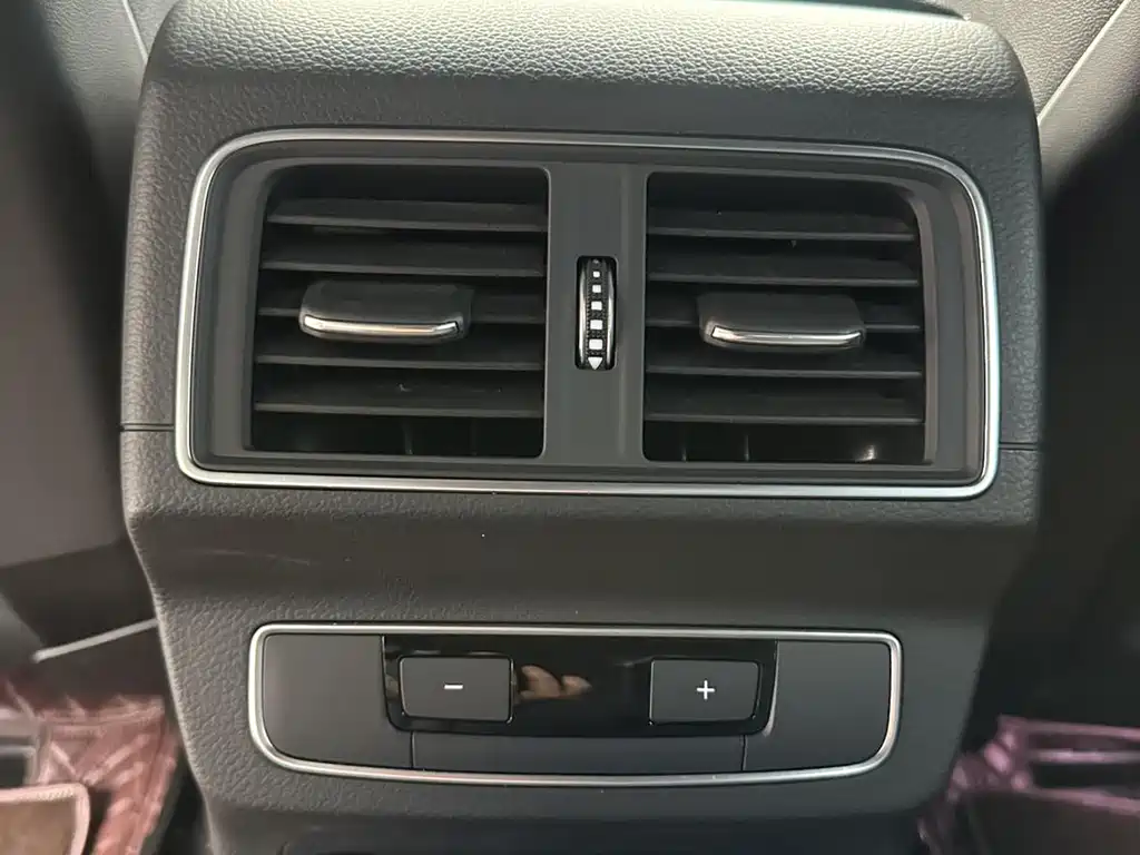 Audi Q5L Sportback — фото 24