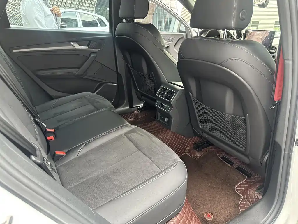 Audi Q5L Sportback — фото 26