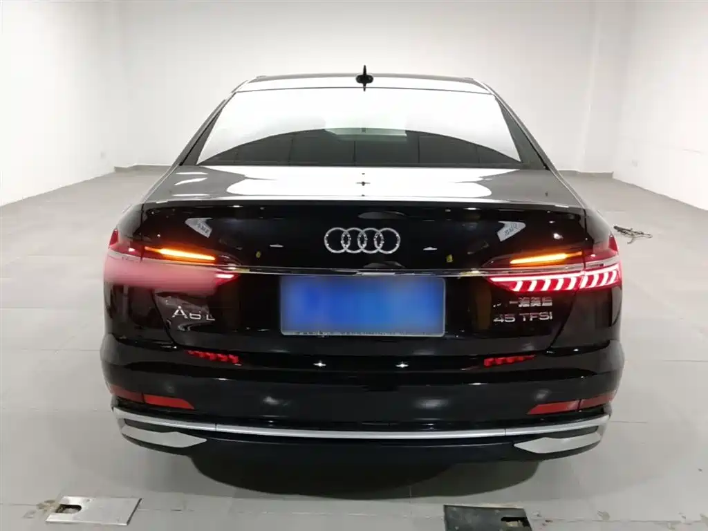 Audi A6L — фото 6