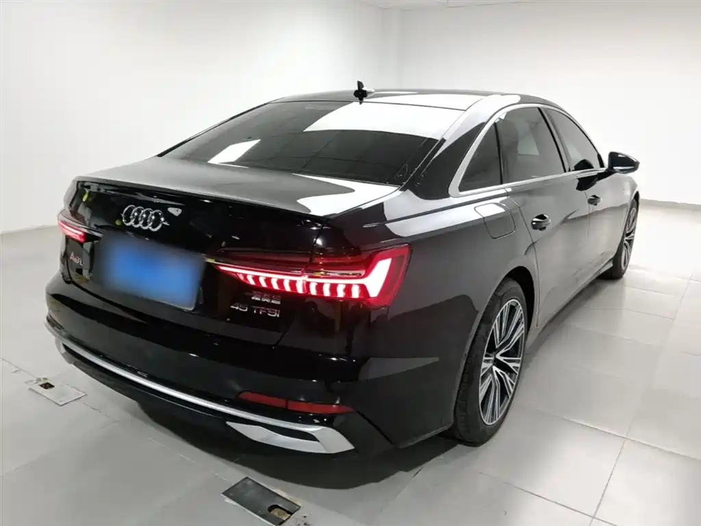 Audi A6L — фото 7