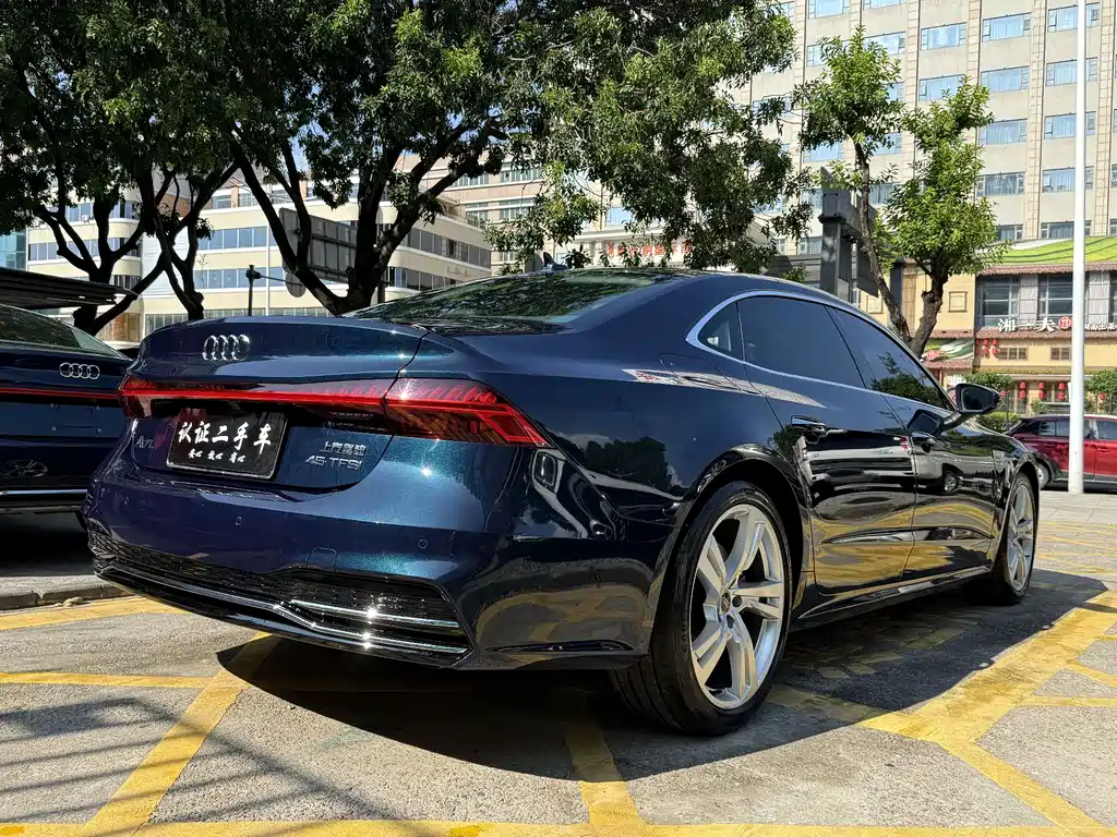 Audi A7L — фото 13