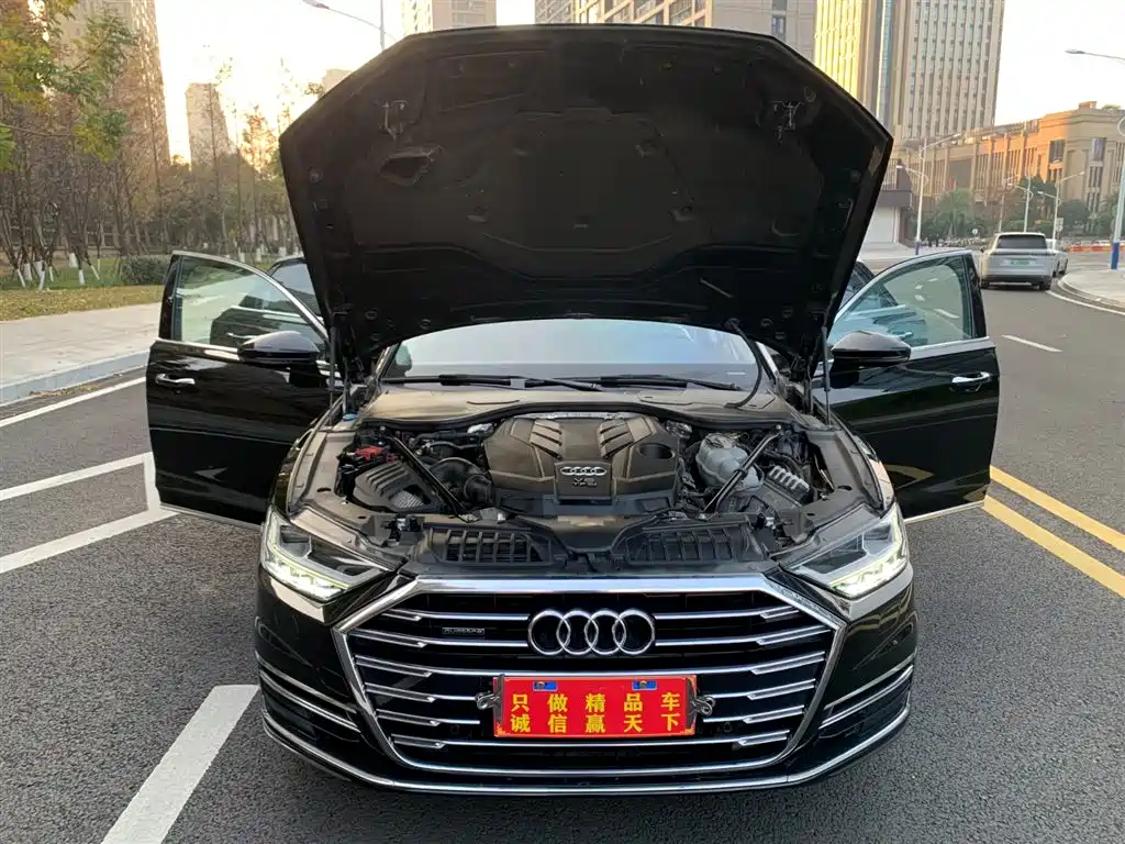 Audi A8 — фото 18