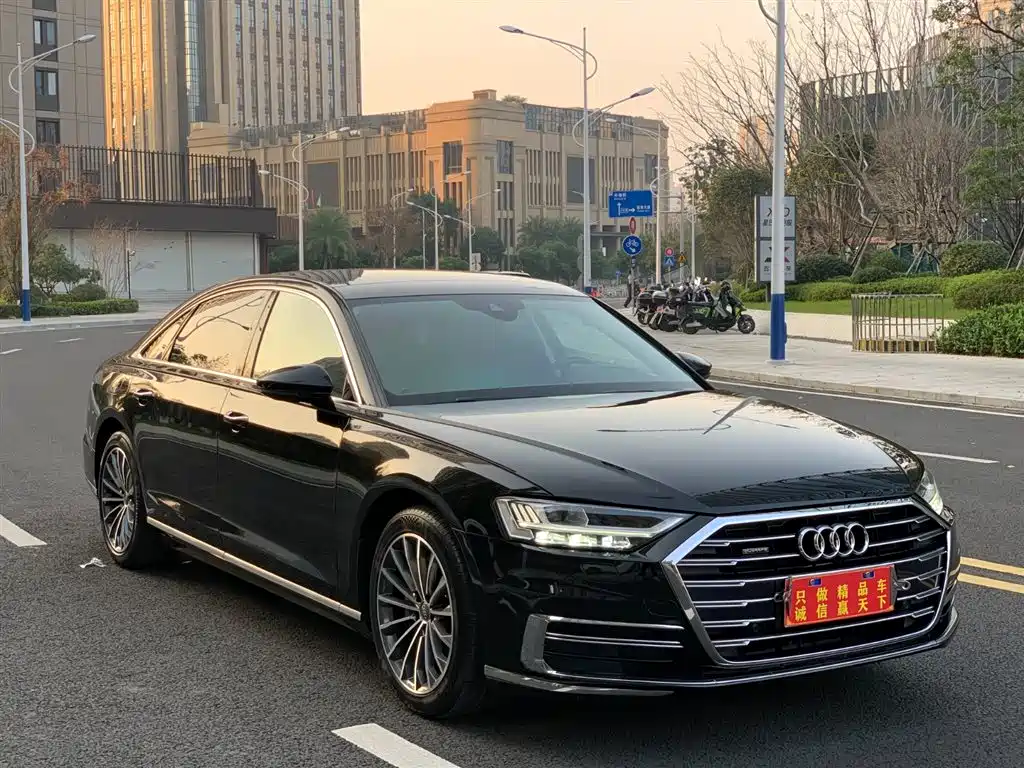 Audi A8 — фото 3