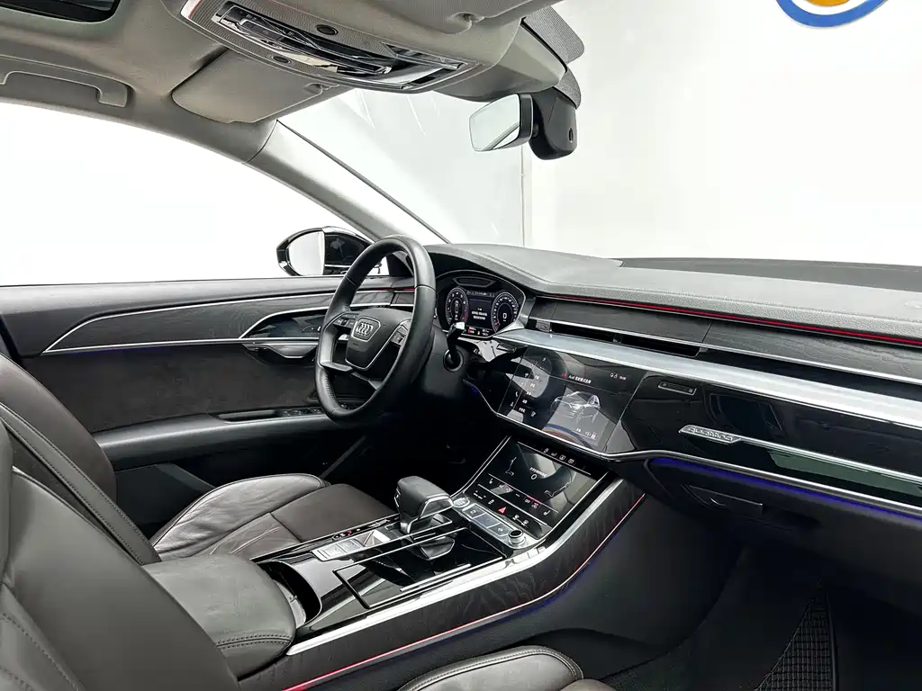 Audi A8 — фото 20