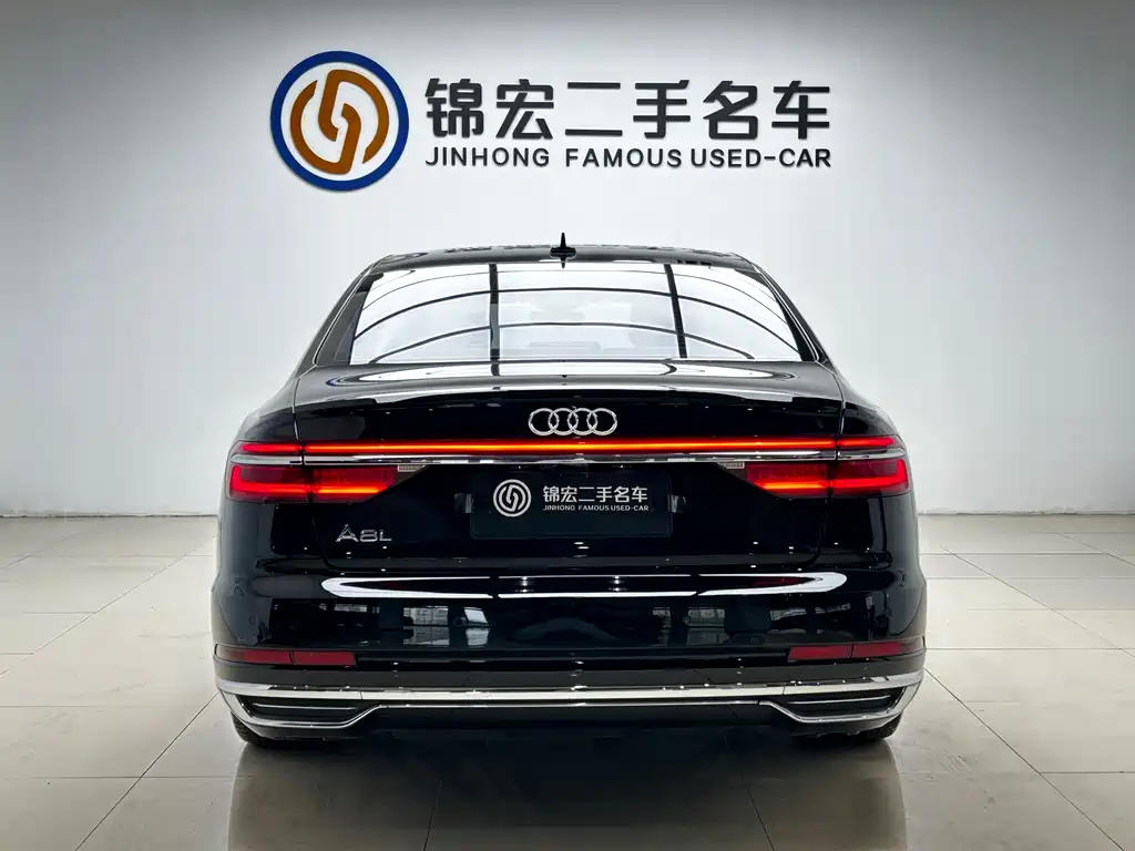 Audi A8 — фото 25