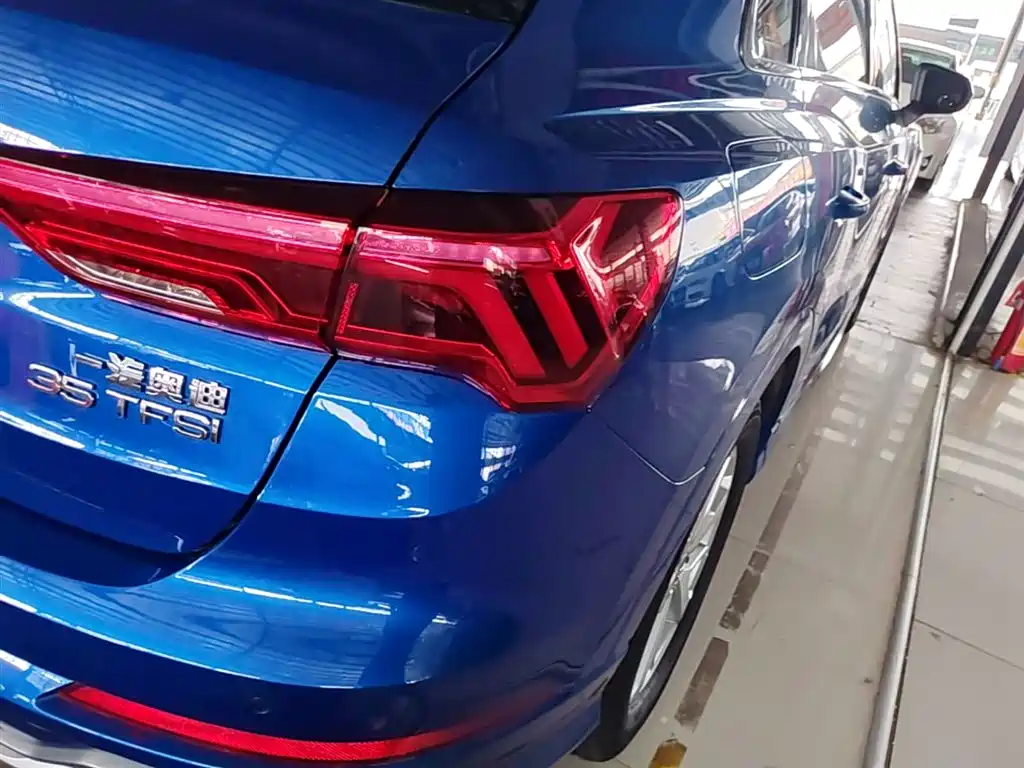 Audi Q3 — фото 8