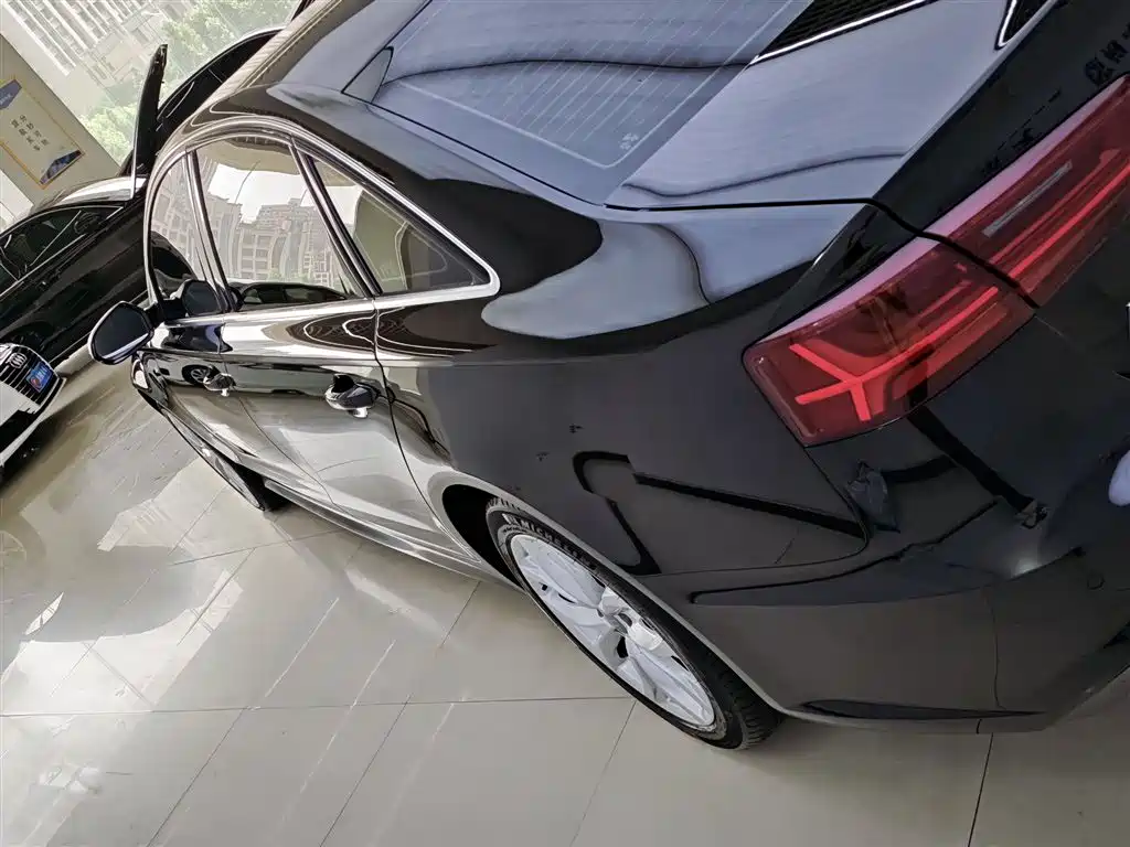 Audi A6L — фото 5