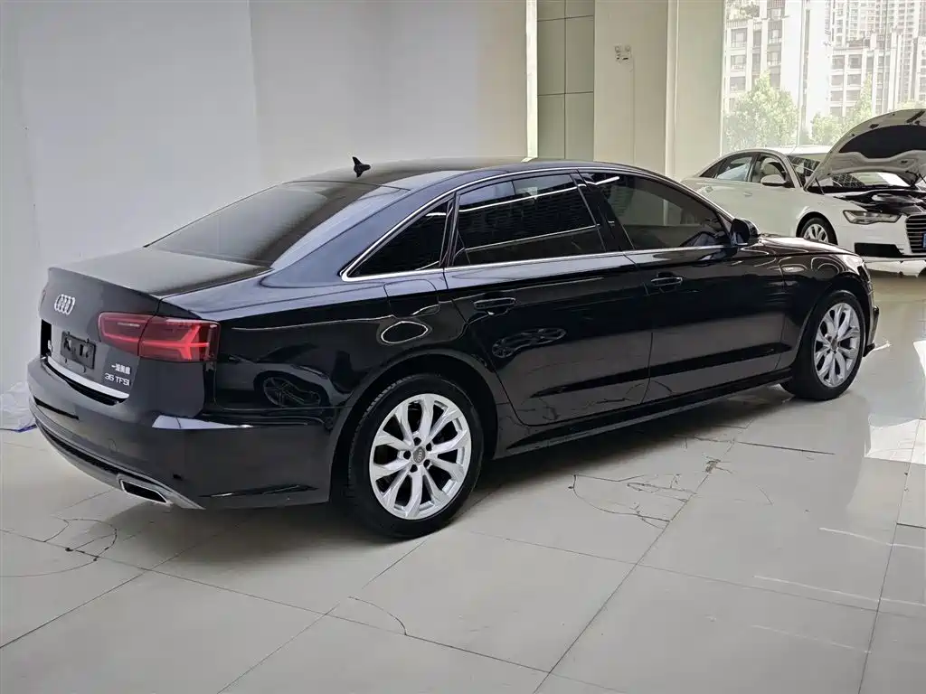 Audi A6L — фото 7