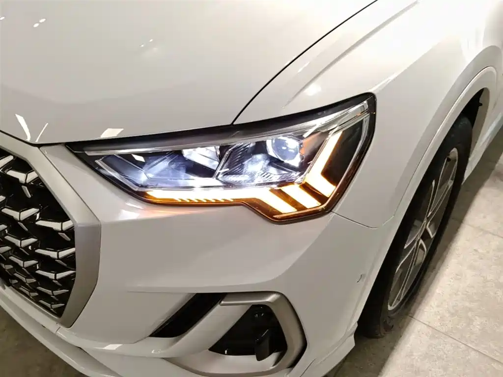 Audi Q3 — фото 24