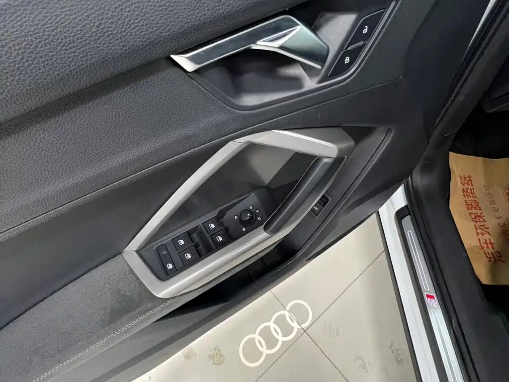 Audi Q3 — фото 13