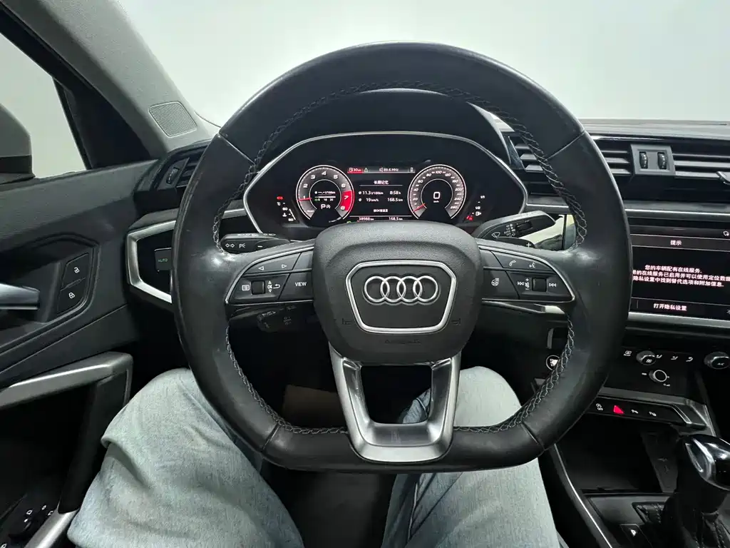Audi Q3 — фото 15
