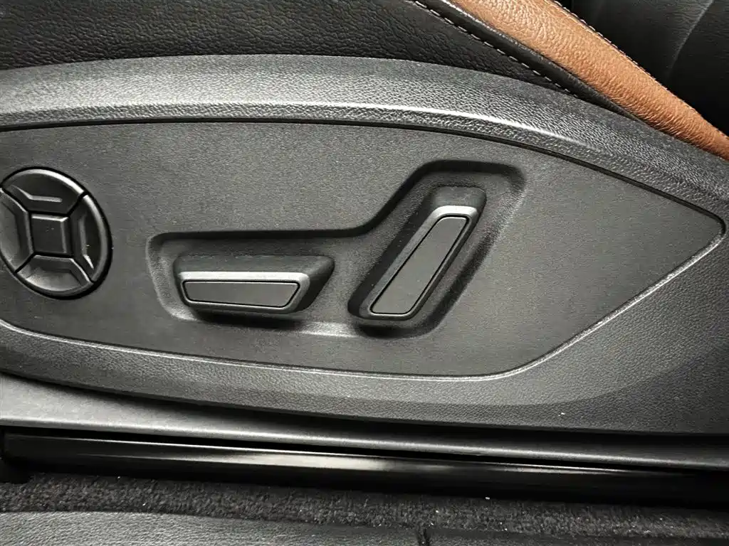 Audi Q3 — фото 23