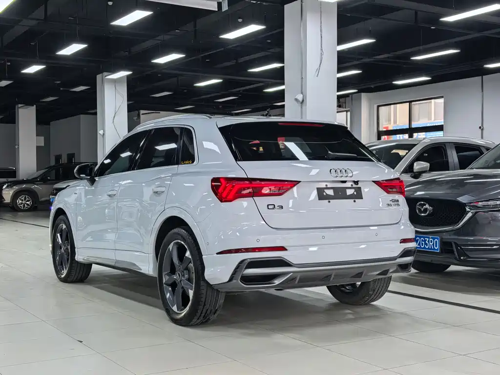 Audi Q3 — фото 24