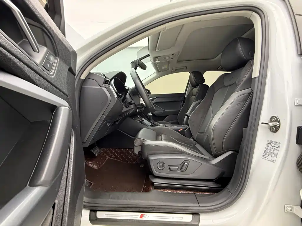 Audi Q3 Sportback — фото 19
