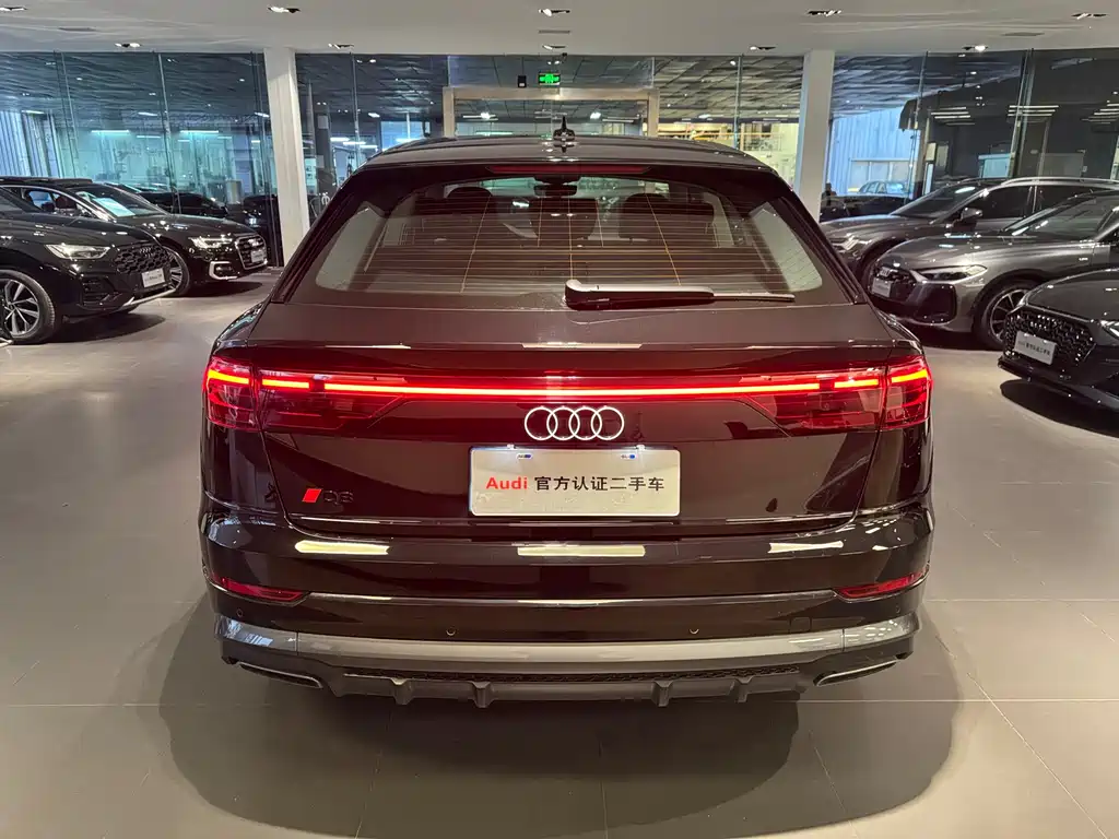 Audi Q8 — фото 5