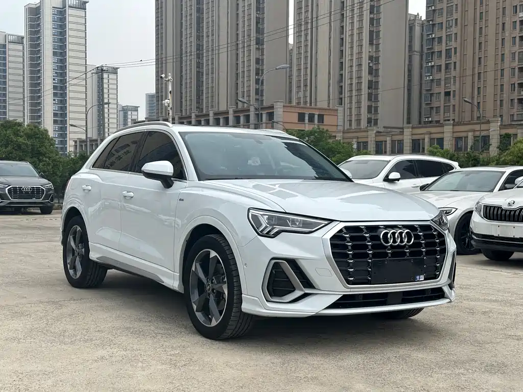 Audi Q3 — фото 3