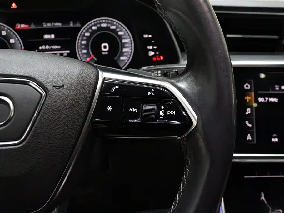 Audi A6L — фото 16